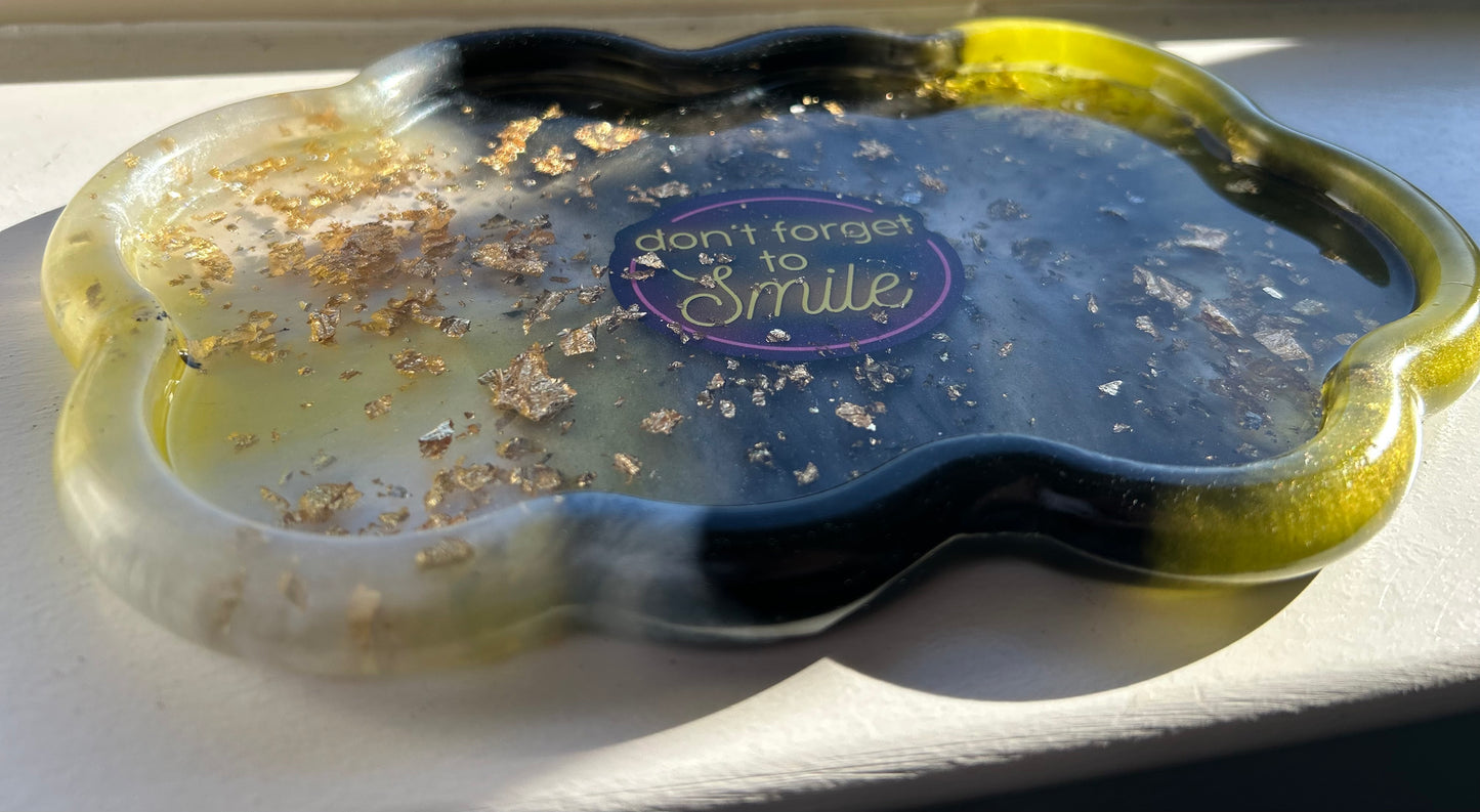 Black and Yellow Cloud Rolling Tray