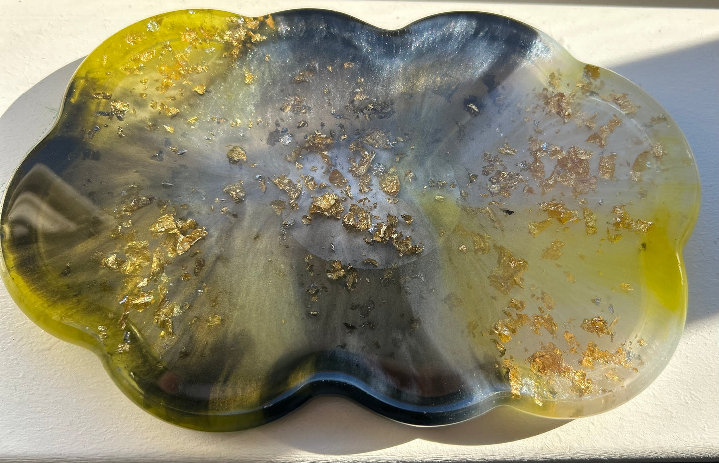 Black and Yellow Cloud Rolling Tray